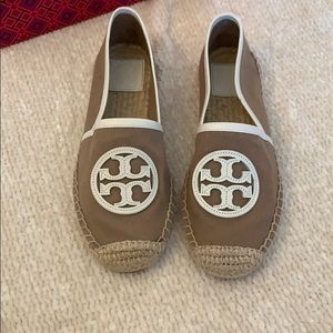 Tory Burch Espadrille flats tan/white 6.5